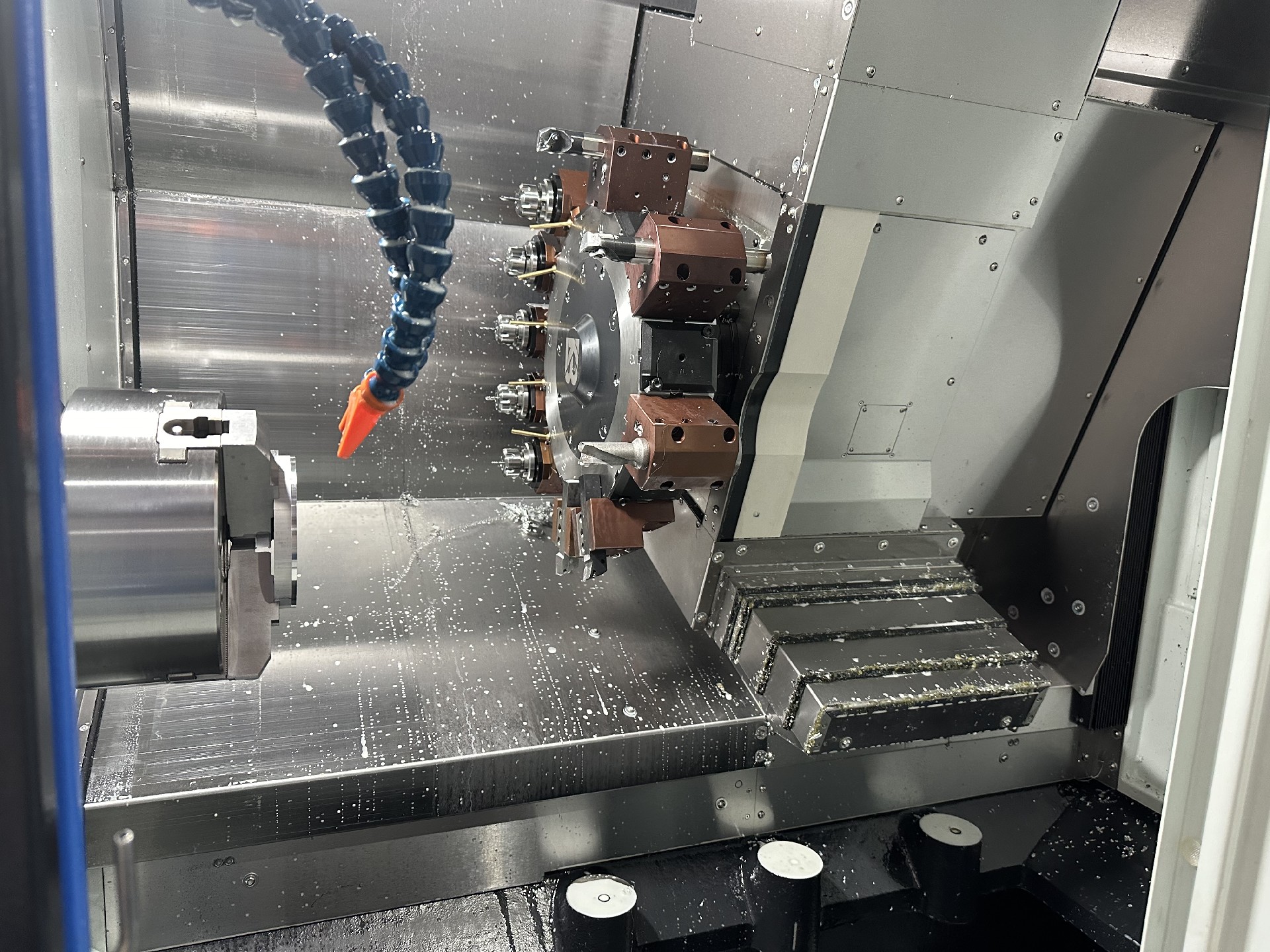 車銑復郃機（直Y）